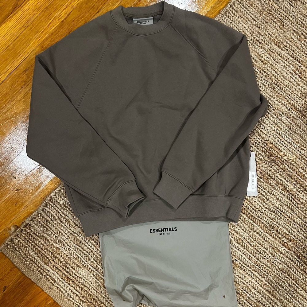 BRAND NEW W TAG: FEAR OF GOD Essentials Pull-Over Crewneck Color Taupe Size XXS